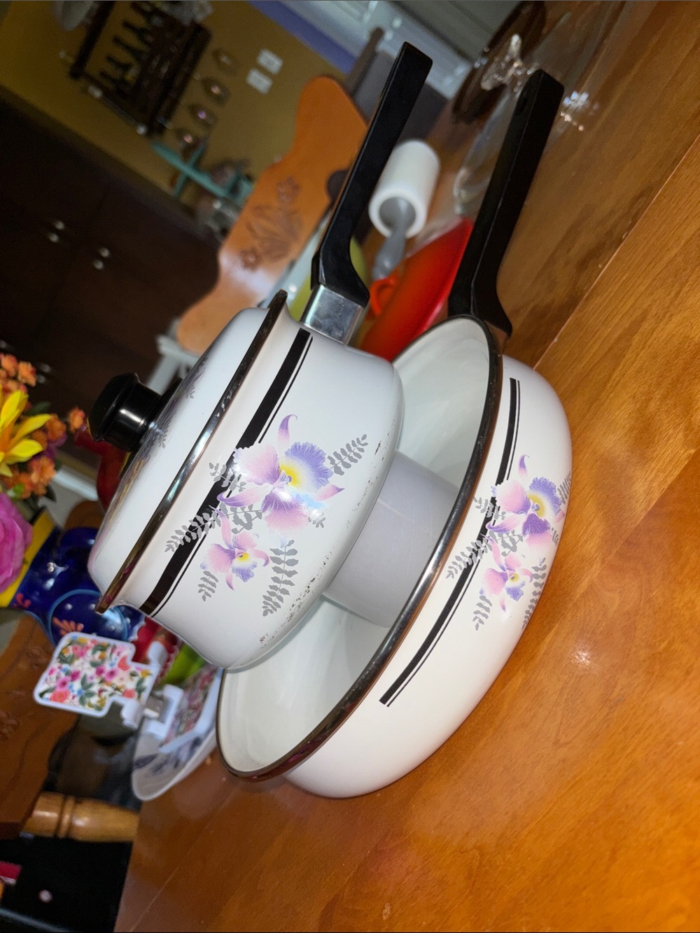 Vintage White Enamel Saucepan Set with Pink & Purple Floral Pattern